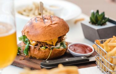 cerveja para harmonizar com hambúrguer